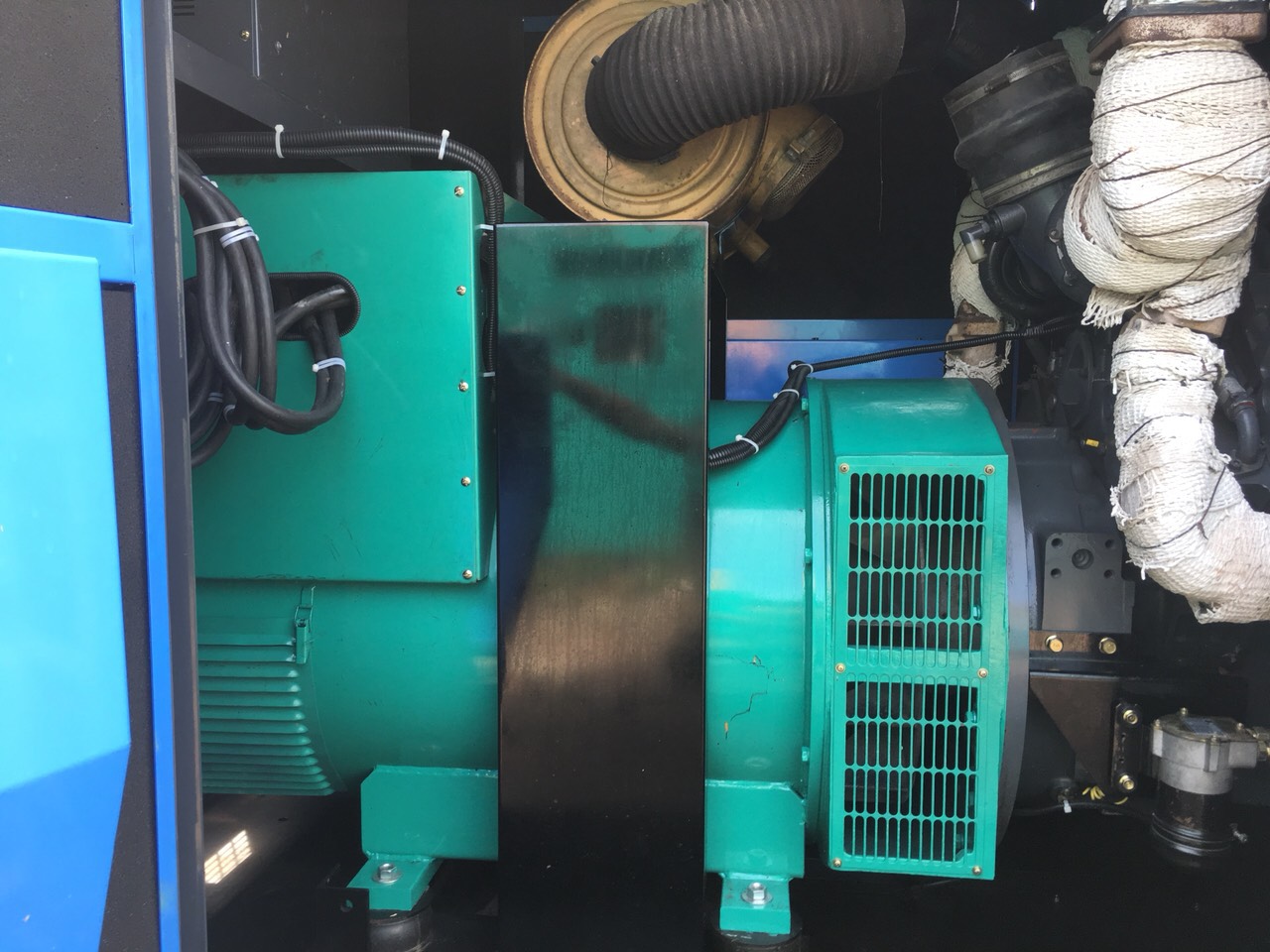 Hình ảnh máy phát điện tại kho hàng công ty Đại Phong