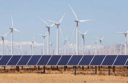 So sánh nguồn điện từ điện gió và điện mặt trời