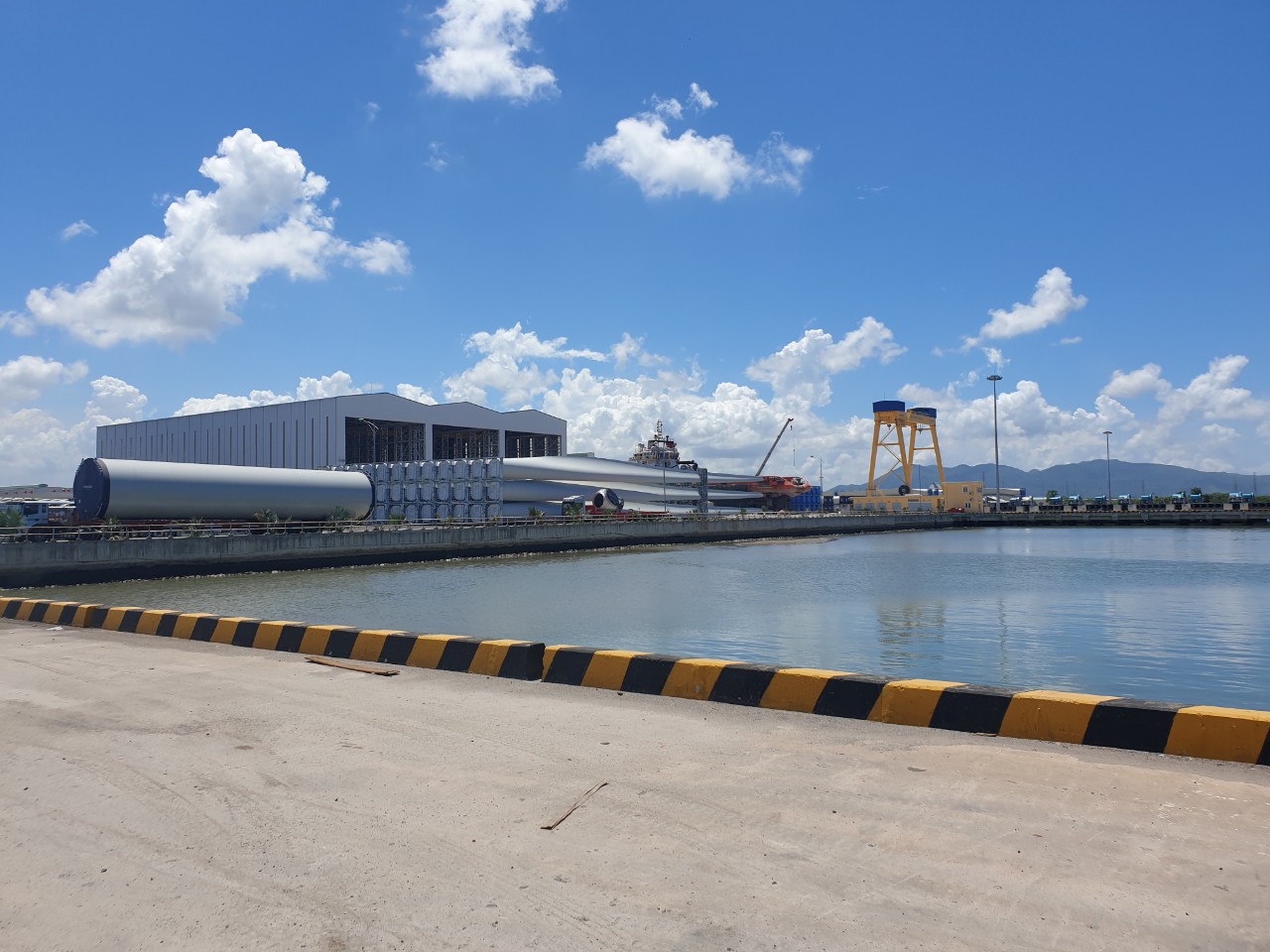 Quá trình thực hiện dịch vụ cho thuê máy phát điện tại bến cảng Ba Son, Phú Mỹ