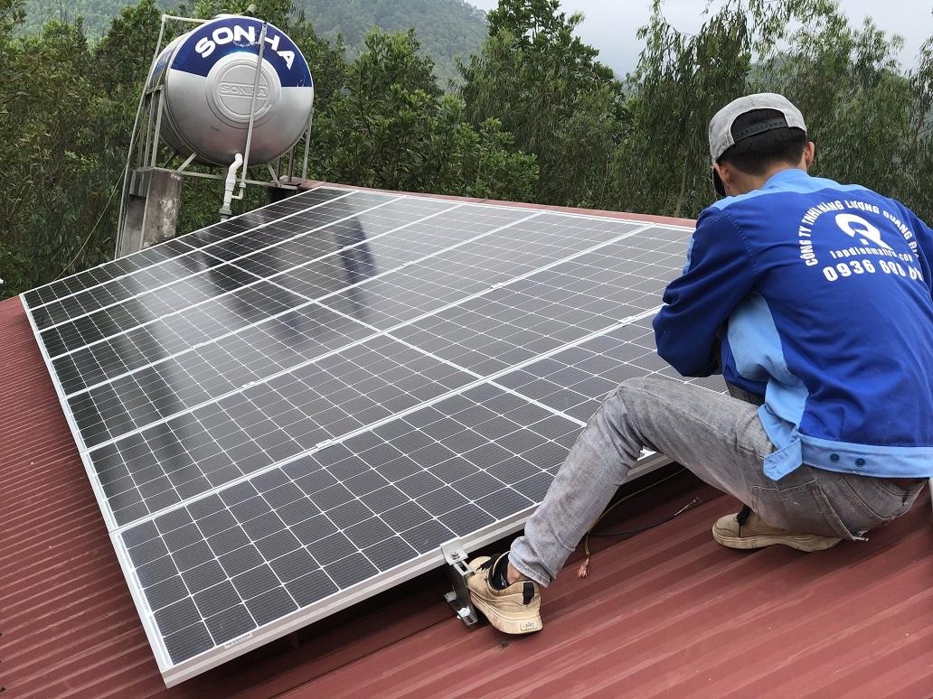 Lắp Đặt Điện Năng Lượng Mặt Trời Lưu Trữ
