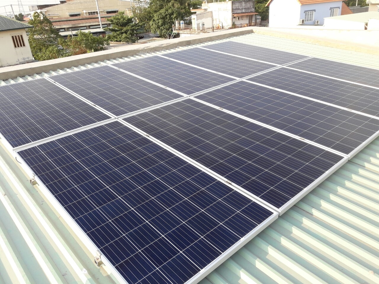 Chi Phí Lắp đặt Hệ Thống điện Năng Lượng Mặt Trời 5kw